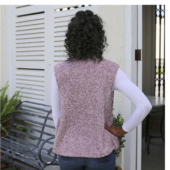 NWT Medium Maroon Fleece Vest - Picture 2 of 3